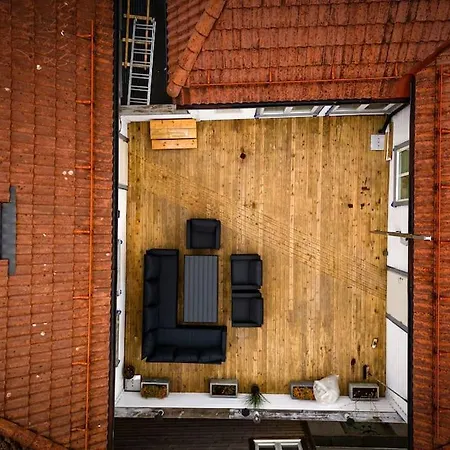 - 303 Apartmán *
